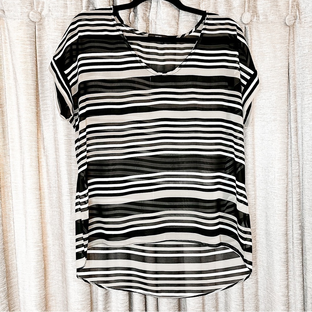 Soprano Black and Grey Stripe Short Sleeve Blouse Size Medium